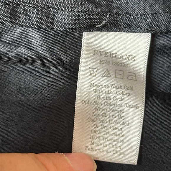 Everlane The Japanese Goweave Light V-Nevk Dress Black, size 4 - Picture 9 of 12